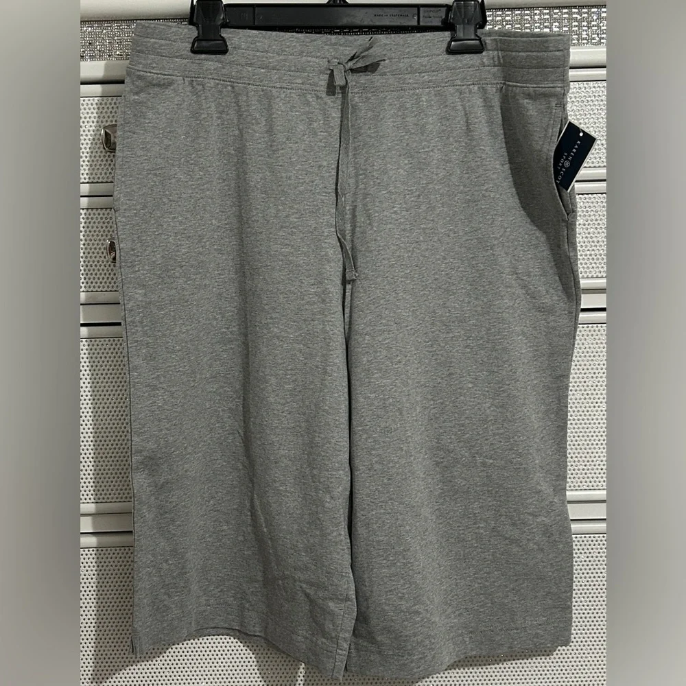 Karen Scott  Sport Skimmer in Smoke Grey Cropped Lounge Capris - Picture 2 of 7